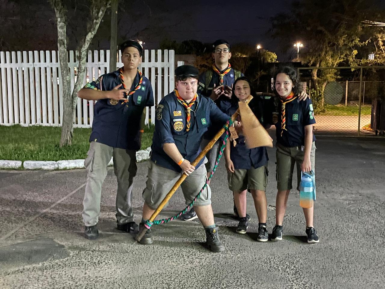 Patrulha sênior em atividade noturna